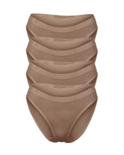 Callie Brief 4 SetSetsnullQUICK FACTS
Natural hip bikini brief
Thin, soft waistband
Semi-seamless design
78% Lenzing Tencel, 17.8% Polyamide and 4.2% Elastane
Our Callie brief elevates the