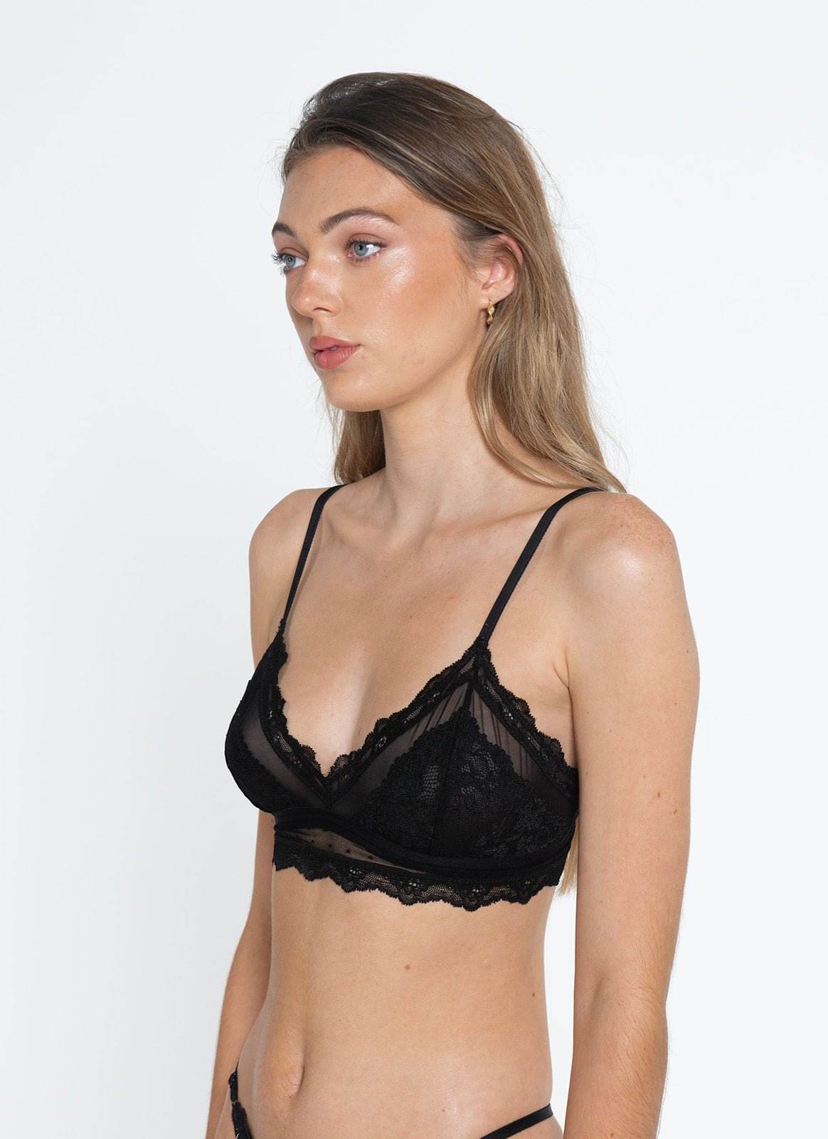 Celine Bralette - Made from 85% Recycled PolyamideBralettenullThe Celine Bralette – Effortless Elegance Meets Eco-Friendly Comfort
She’s timeless, delicate, and designed with both you and the planet in mind. With soft lace deta