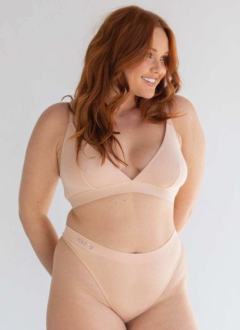 Cheeky Crop - Light SupportCropnullLow-V bralette
Thin, soft waistband
3 size clasp option
78% Lenzing Tencel, 17.8% Polyamide and 4.2% Elastane
Our Cheeky Crop is a classic basic everyone needs in t