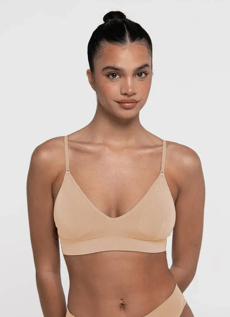 Natv Callie CropCropnullThe Callie Crop – Soft, Sustainable, and Seriously Comfy
Say hello to your new everyday bralette. The Callie Crop keeps things chill, comfy, and completely wire-free