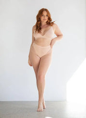 Natv Cheeky G String - Signature ColoursG StringCheeky GMeet The Cheeky G – Seamless, Soft & Seriously Comfy
She puts the OG in G String. The Cheeky G is your everyday, feel-good, barely-there bestie. With a flatterin