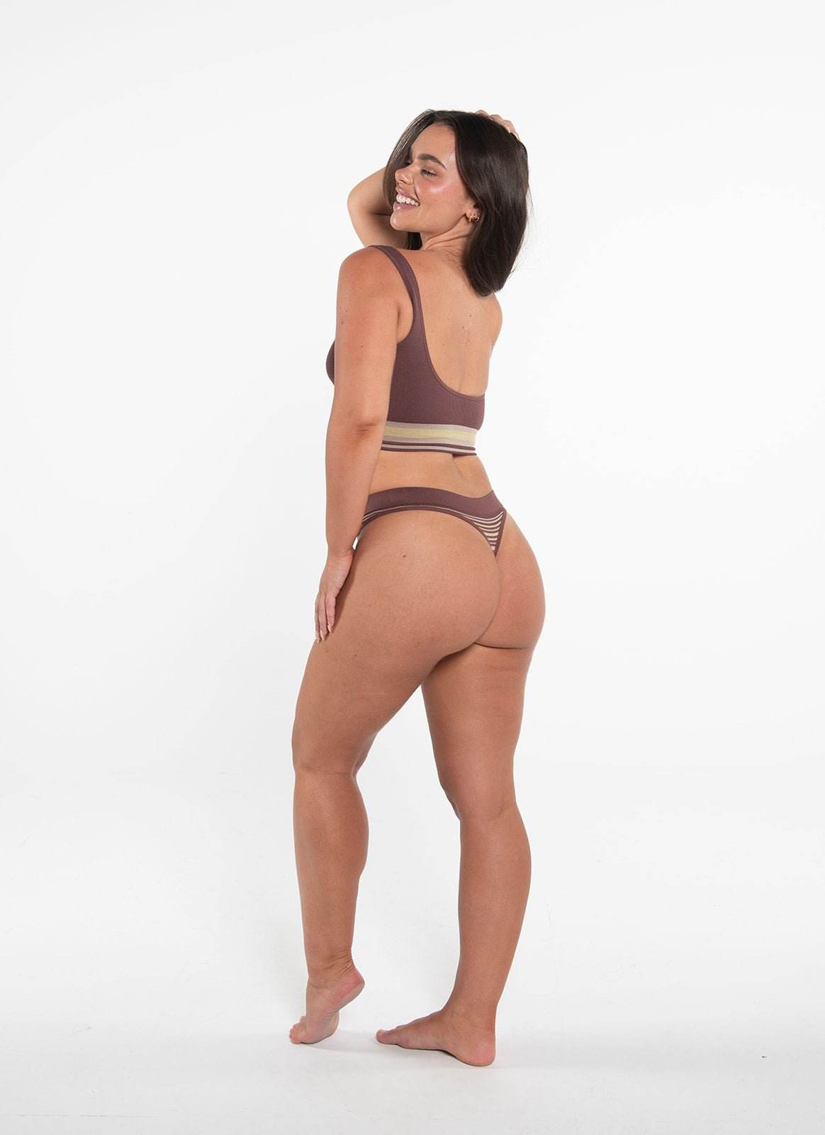 Ribbed 70's Basic CropCropnullThat 70's Ribbed Crop – Retro-Inspired, Effortless & Ultra-Soft
A nod to the ‘70s with a modern twist—The Vintage Ribbed Crop is all about effortless style and a