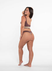 Ribbed 70's Basic CropCropnullThat 70's Ribbed Crop – Retro-Inspired, Effortless & Ultra-Soft
A nod to the ‘70s with a modern twist—The Vintage Ribbed Crop is all about effortless style and a