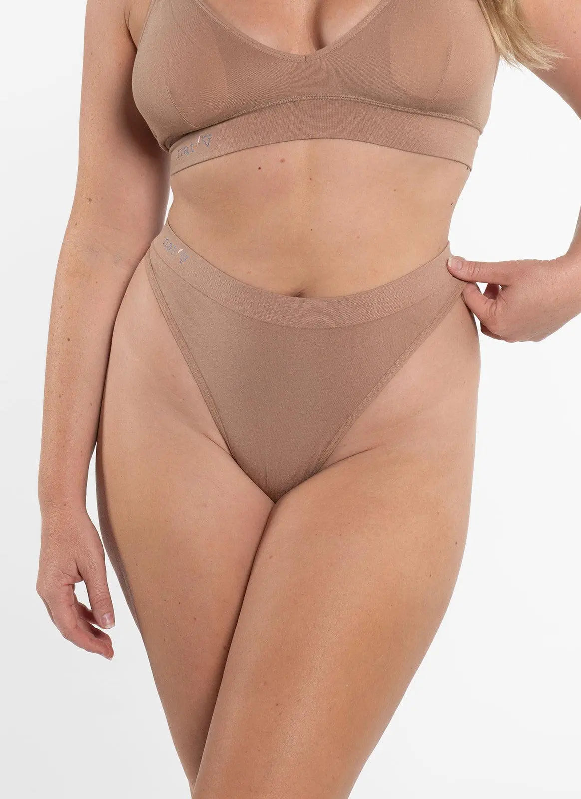 Natv Cheeky G String - Signature ColoursG StringCheeky GMeet The Cheeky G – Seamless, Soft & Seriously Comfy
She puts the OG in G String. The Cheeky G is your everyday, feel-good, barely-there bestie. With a flatterin