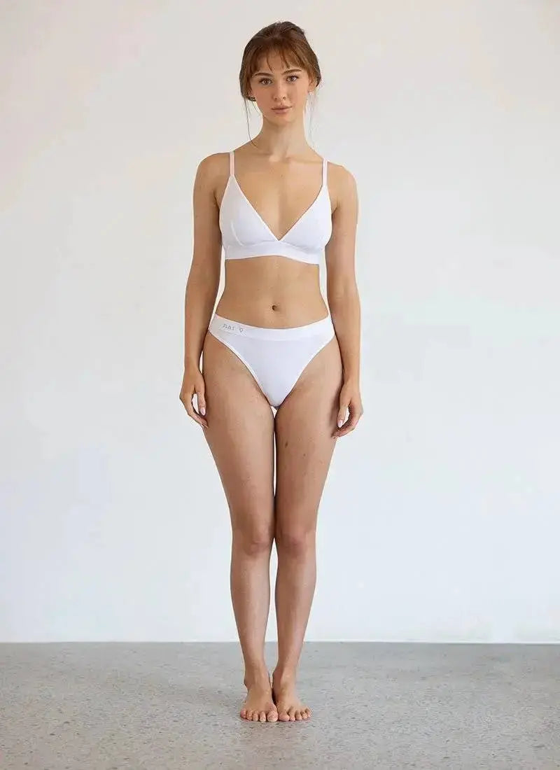 The Cheeky 7 G Bundle - Signature ColoursSetsnullMedium G string 
Thin, soft waistband
Semi-seamless design
78% Lenzing Modal, 17.8% Polyamide and 4.2% Elastane
Putting the OG in G string, this cheeky little numbe