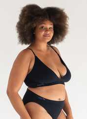 V CROP - BLACK
