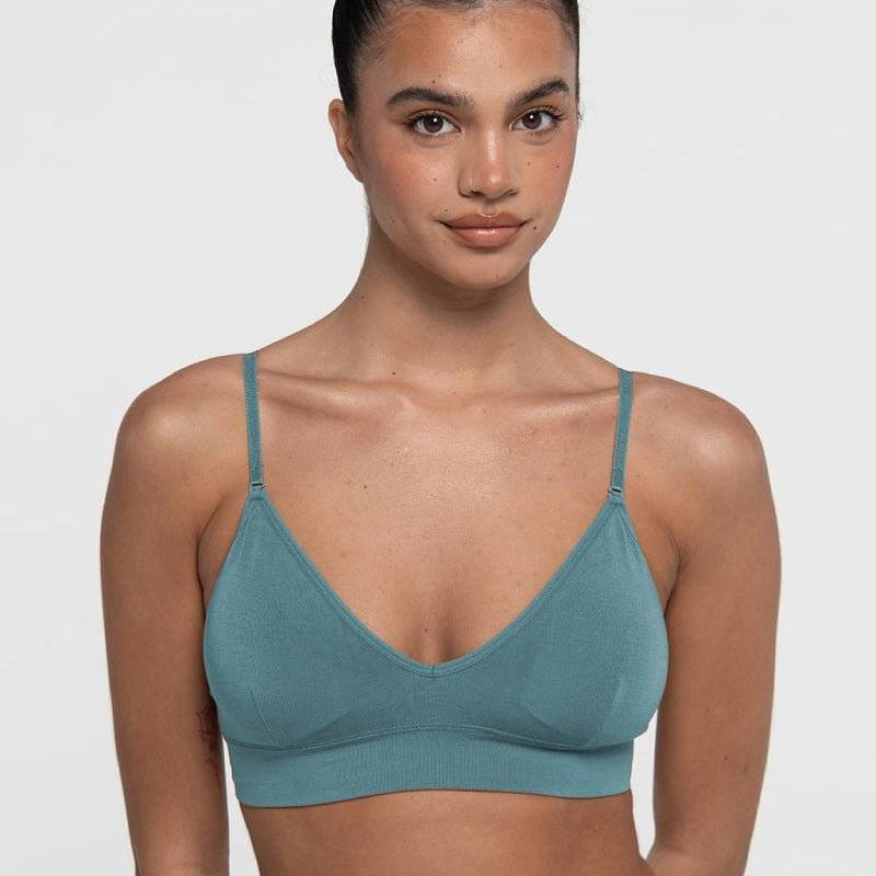 Natv Callie CropCropnullThe Callie Crop – Soft, Sustainable, and Seriously Comfy
Say hello to your new everyday bralette. The Callie Crop keeps things chill, comfy, and completely wire-free