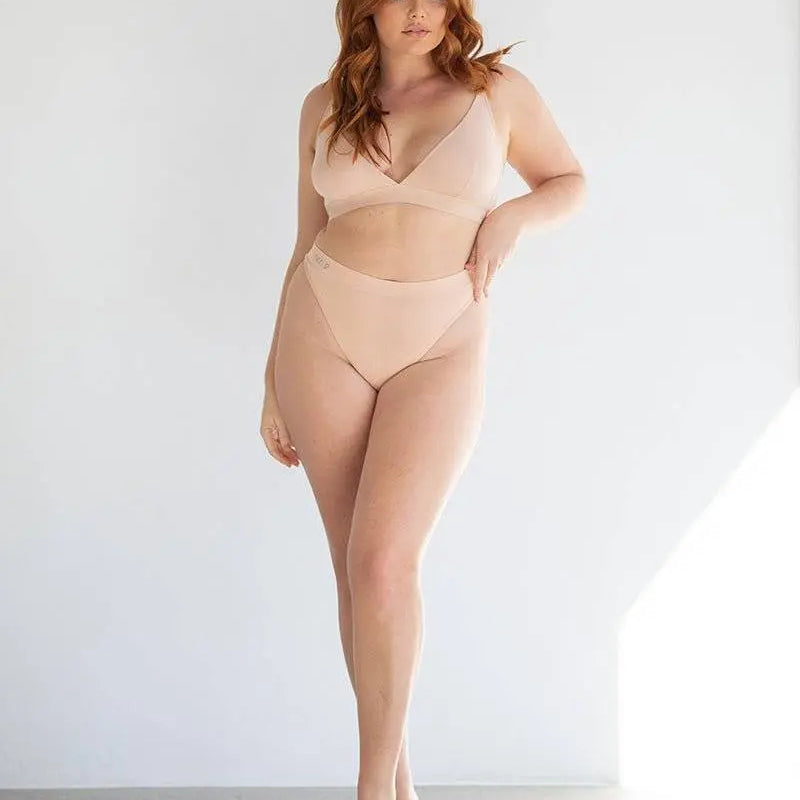 Natv Cheeky G String - Signature ColoursG StringCheeky GMeet The Cheeky G – Seamless, Soft &amp; Seriously Comfy
She puts the OG in G String. The Cheeky G is your everyday, feel-good, barely-there bestie. With a flatterin